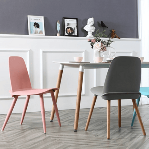 Noddy Simple Plastic Dining Chair