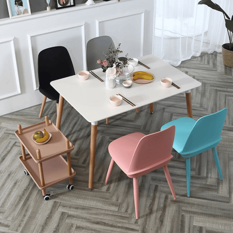 Noddy Simple Plastic Dining Chair